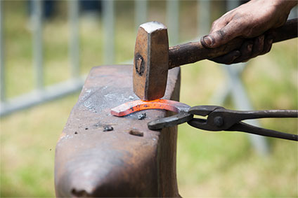 El Eulma (Sétif) -  Le dernier maréchal-ferrant tire sa révérence