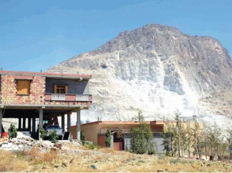 El Mehir (Bordj Bou Arréridj) - Carrières des Bibans: l’enfer au pied de Kef Azrou