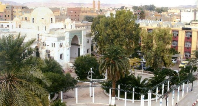 Biskra  -  Campagne pour nettoyer les cimetières de la ville 