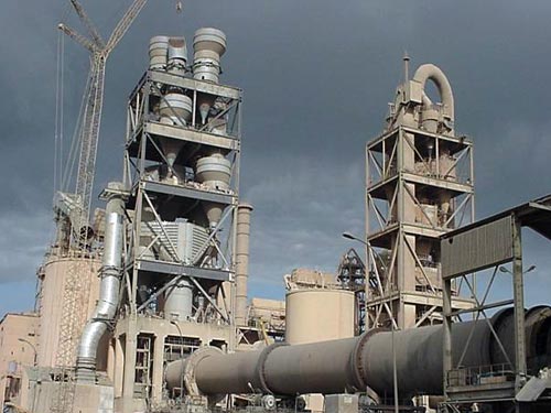 Oued Sly (Chlef) - La cimenterie génère des tonnes de poussière