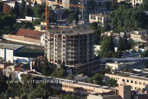 Immeuble Dennouni en plein centre ville, un joli projet mais dont la finition traine.