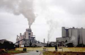 Oued Sly (Chlef) - La cimenterie doit arrêter les rejets de poussière