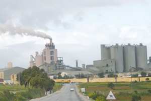 LE P/APW D’AÏN TÉMOUCHENT À PROPOS DE LA POLLUTION INDUITE PAR LA CIMENTERIE DE BÉNI-SAF  “Nous aurions pu fermer l’usine”