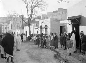 صورة لاحد ازقة مدينة مستغانم 1925