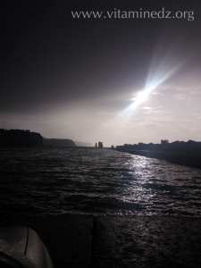 ميناء الغزوات تحت المطر