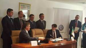Communiqué de presse :  Production automobile : SOVAC Algérie signe le protocole d’accord avec le Groupe Volkswagen