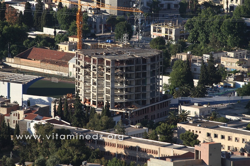 Immeuble Dennouni en plein centre ville, un joli projet mais dont la finition traine.