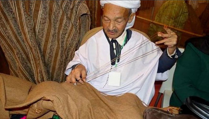 القشابية والبرنوس الوبري...علامة رائجة لصناعة تقليدية تهددها المنافسة الأجنبية