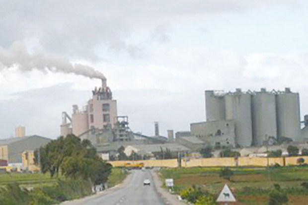 LE P/APW D’AÏN TÉMOUCHENT À PROPOS DE LA POLLUTION INDUITE PAR LA CIMENTERIE DE BÉNI-SAF  “Nous aurions pu fermer l’usine”