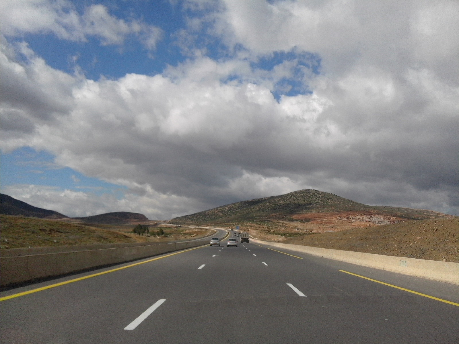 Autoroute Est Ouest Fermeture des brèches du coté de Sidi Abdelli