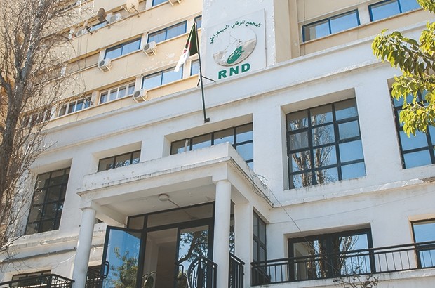 LES REDRESSEURS DU RND SE SONT RÉUNIS HIER À ALGER.  Législatives: Ouyahia menacé de listes concurrentes