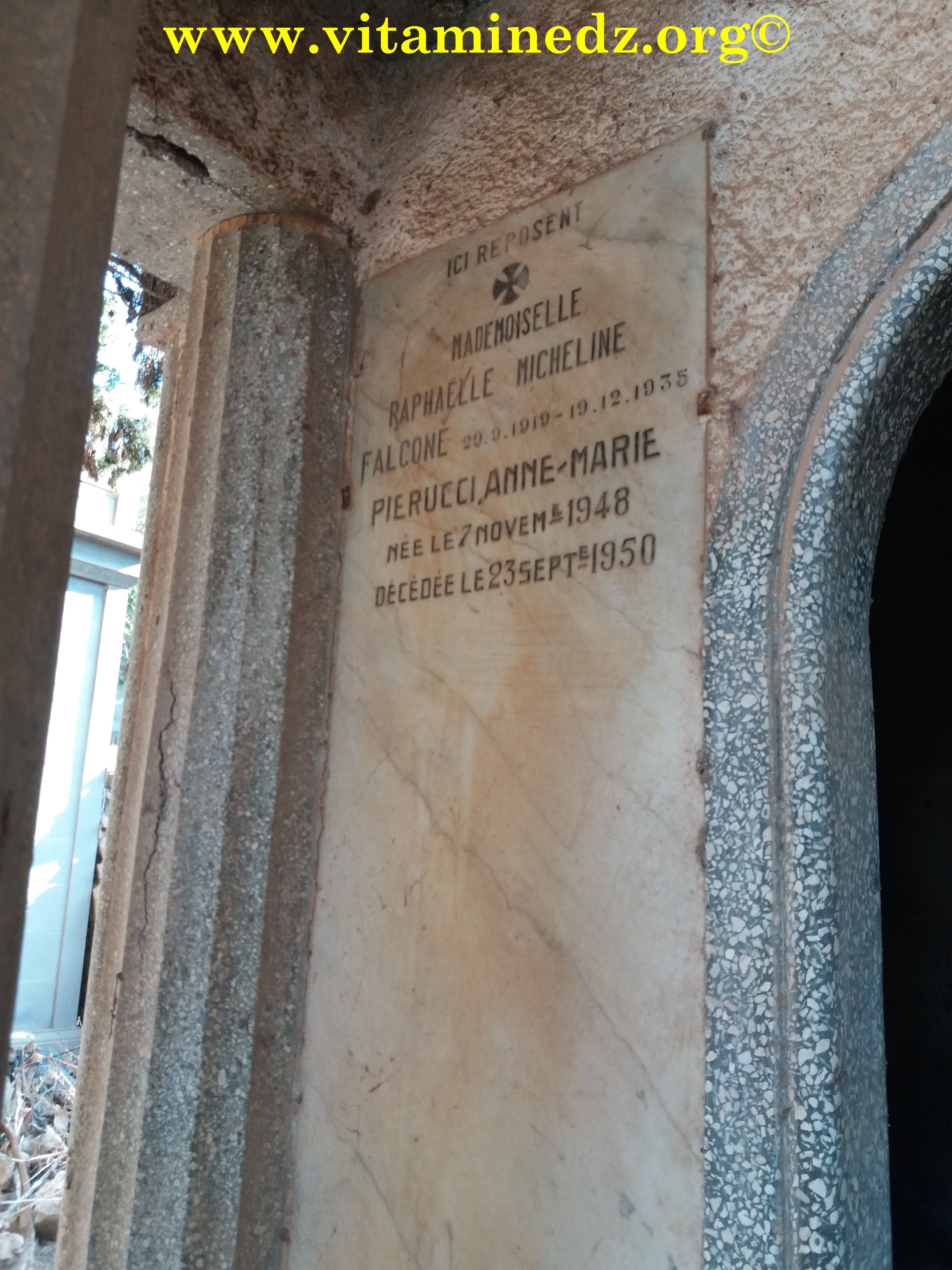 Plaque funéraire gauche du caveau de la famille FALCONE au cimetière chrétien de Ghazaouet (ex Nemours) Tlemcen