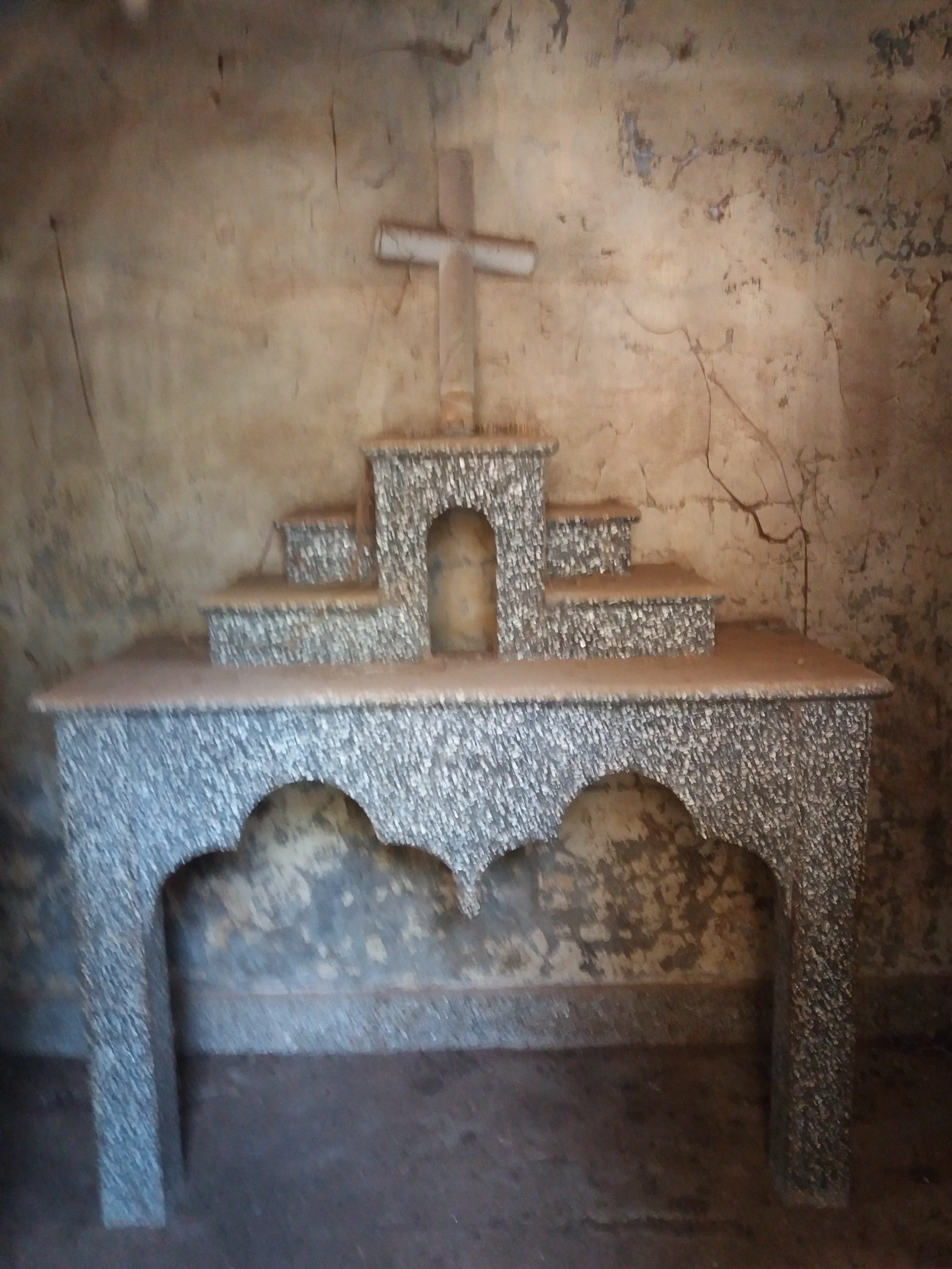 A l’intérieur du caveau de la famille FALCONE au cimetière chrétien de Ghazaouet (ex Nemours) Tlemcen