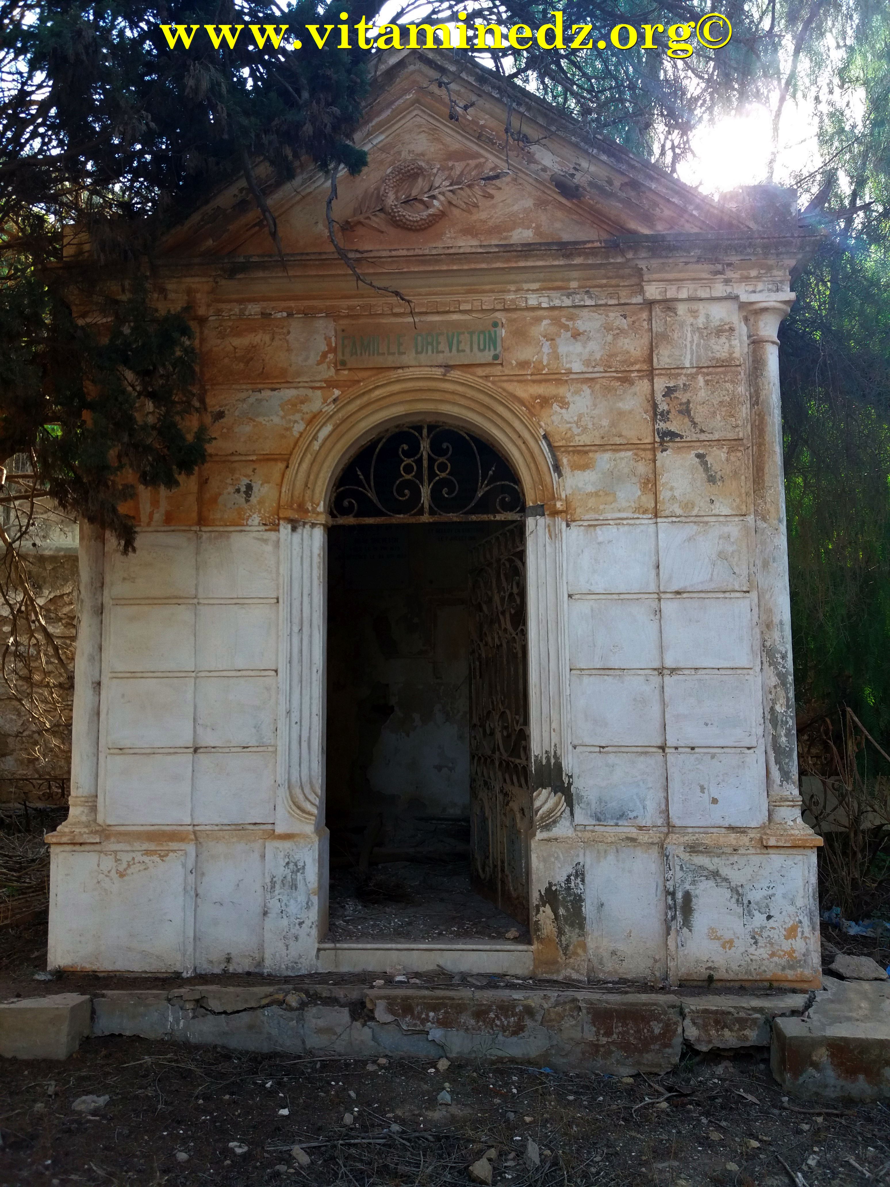 Caveau funéraire de la famille DREVETON au cimetière chrétien de Ghazaouet (ex Nemours) Tlemcen