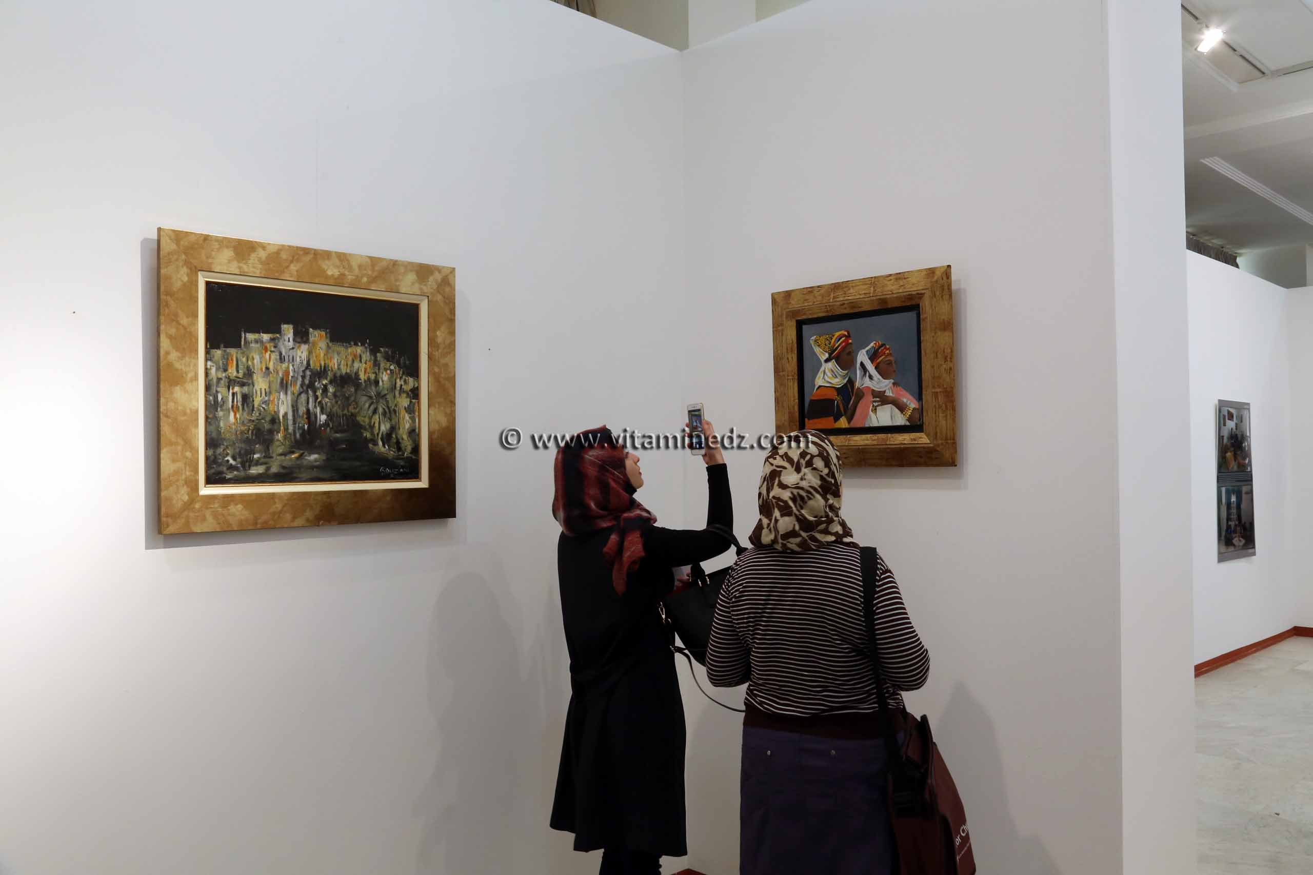 Tlemcen Expo peinture de Fatiha Bouziane au Palais de la culture Abdelkrim Dali