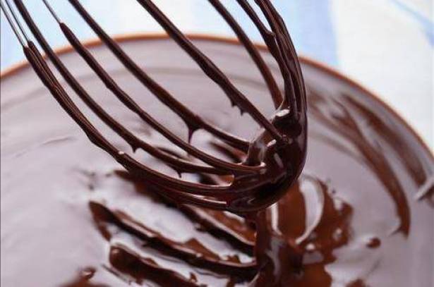 اليك كيفية إذابة الشوكولاتة