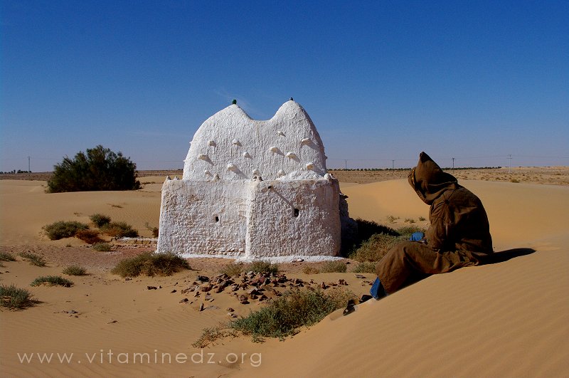 Sidi Abou Al Wafa : Qui connait l'histoire de ce saint? non loin de sidi Mansour, (Ksar kaddour.)
