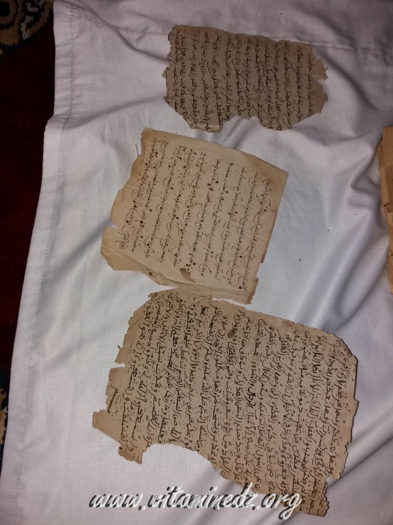 صفحات من القران الكريم مكتوبة باليد مسجد أولاد داود القديم