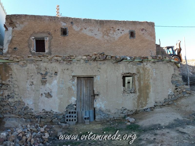 بناية من مخلفات الاستعمار - محادية لمسجد أولاد داود القديم