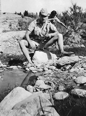Troupe de soldats en opération