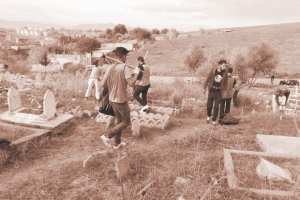 ARRÊT SUR IMAGE:  Vu au cimetière Sidi Smid à Bordj Menaïel