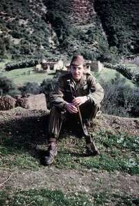 Un soldat français, appelé en Algérie,