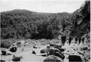 Le contingent en guerre dans la région de Chélia Aurès Algérie
