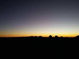 أسكرام  قمة جبلية تعد مقصد لمشاهدة أجمل شروق وغروب للشمس في العالم---تمنراست-----