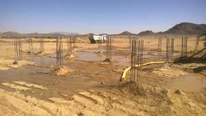 يزيد مقراني  مع رفاقه  في ورشة العمل بتمنراست  نوفمبر 2016