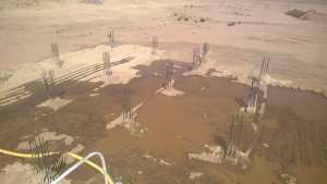 يزيد مقراني  مع رفاقه  في ورشة العمل بتمنراست  نوفمبر 2016