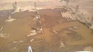 يزيد مقراني  مع رفاقه  في ورشة العمل بتمنراست  نوفمبر 2016