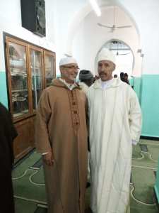 a l'intérieur de la Mosquée Sidi El Hadj Ben Ahmed à kénadza lors du Mawlid ennabaoui Echarif 2016 sur la photo M.Bensaidi Mostéfa et le Dr Yarfaa Med.