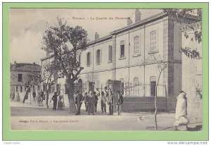 NEMOURS : La Caserne des Douanes