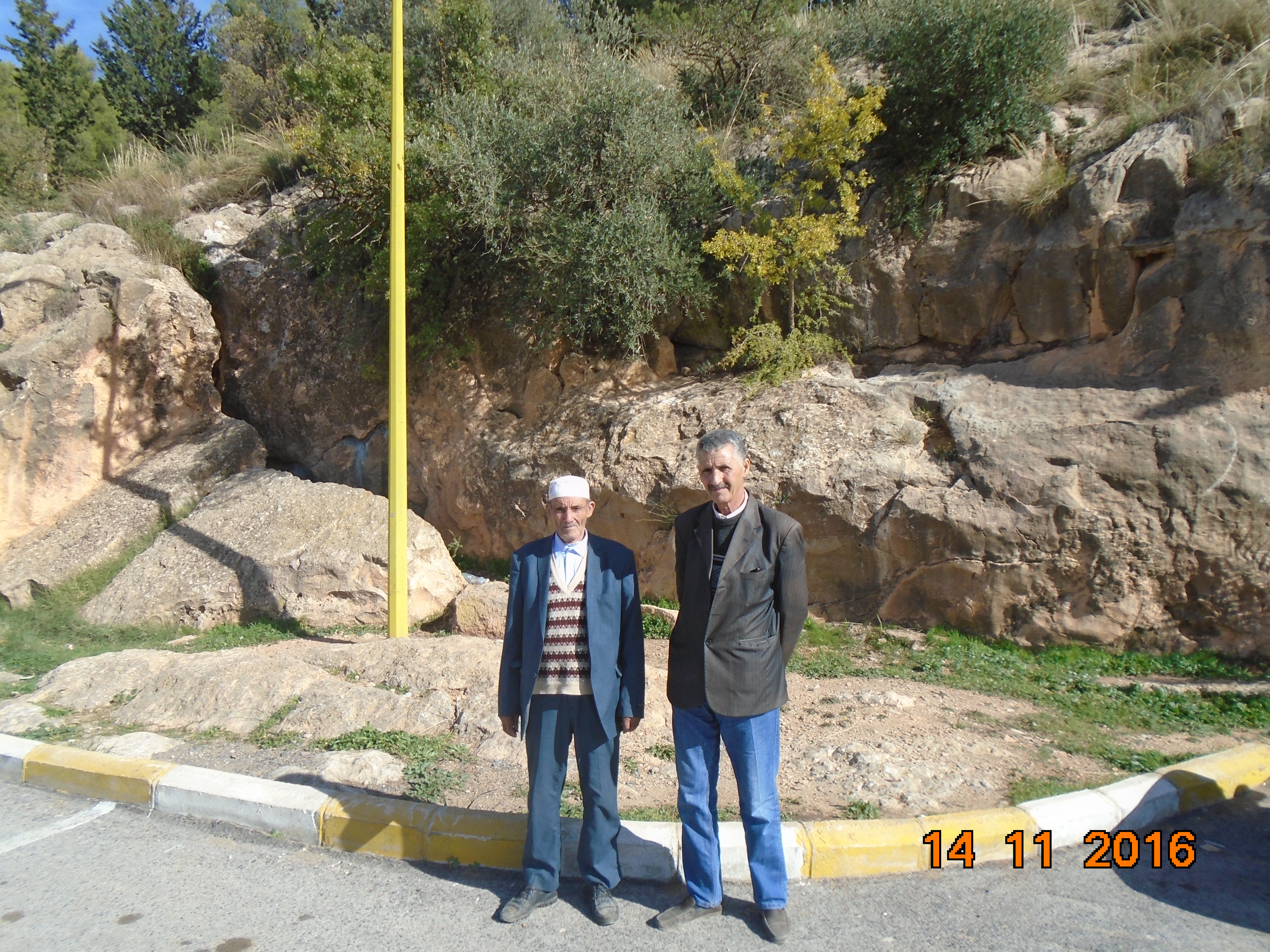 lمع صديقي الحاج زروال في حمام لكنيف  بخنشلة