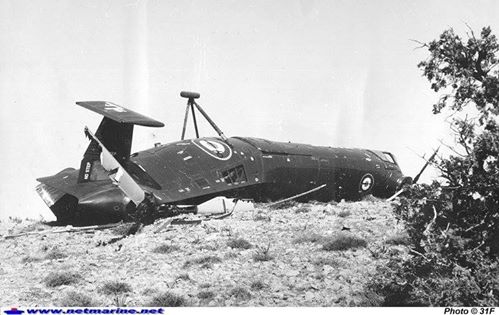 banane-sikorsky-abattu-par-les membres de l' A L N sous les ordre du chef Abbés Laghrour dans les Aurès .