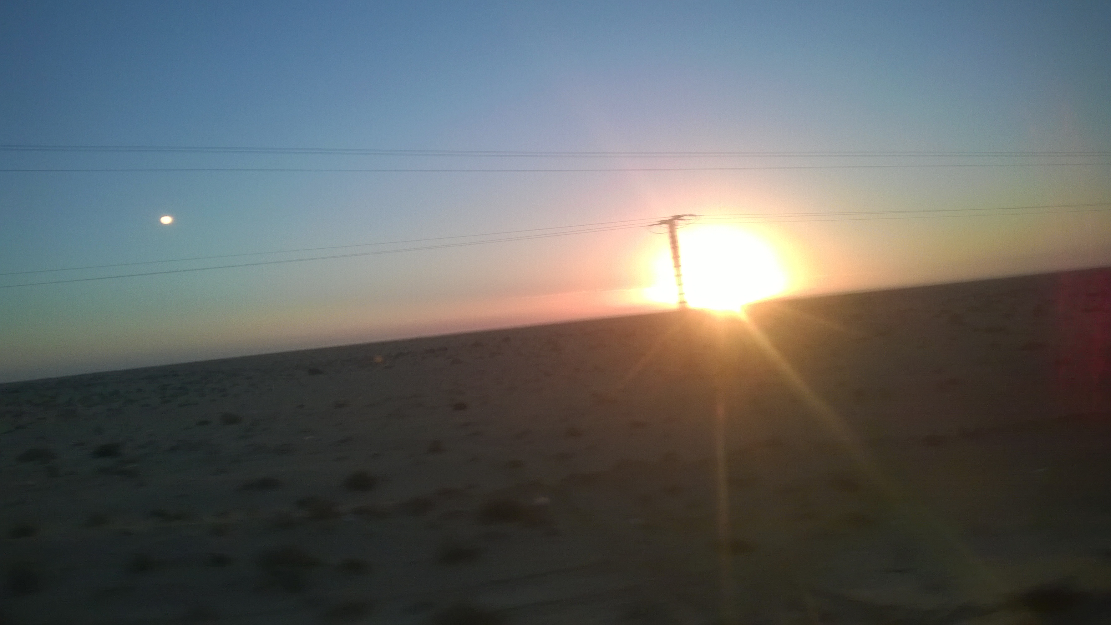 مقراني يزيد في مكتبه  الاتمام اعمال اليوم