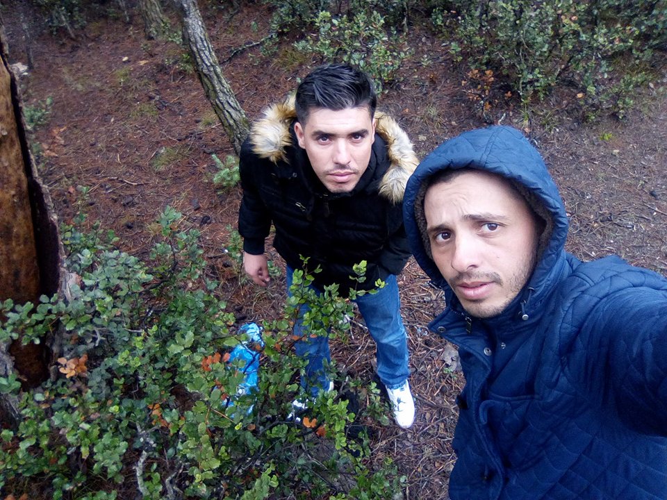 مقراني يزيد وابن عمه  حسام مقراني في شيليا