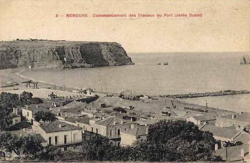 Nemours . commencement des travaux du port (jetée ouest)