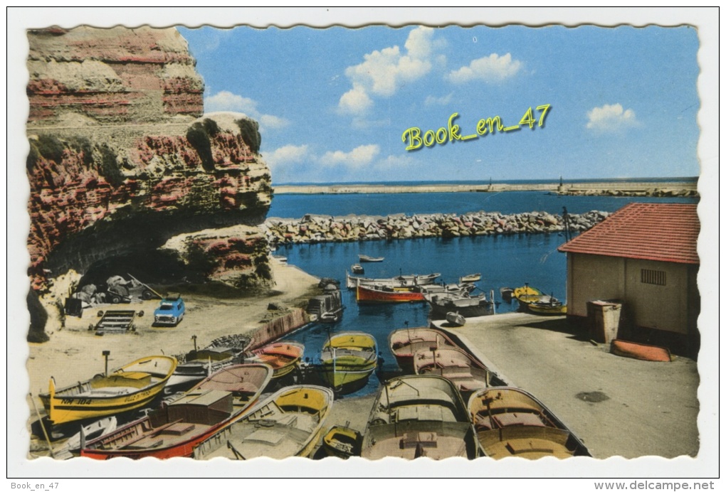 Algérie Nemours , Le Petit Port de Pêche ; bateaux , barque , voiture