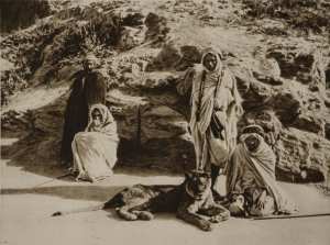 Les Algériens de l'époque.