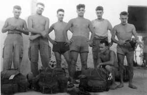 1956/57 - Nemours - Debout de G à D: 2 ème: EMILY Yves, LOUCHARD Fernand, 5ème: CAUT Christian, à genoux: CANONE Jean - (Jallon Jean-Pierre)