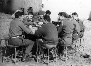 1956/60 - Aflou, de G à D: BRISSAUD-DESMAILLET Gérard, PFISTER Jean-Yves, ???, DENIAU, de face CALVARIN Marcel - (Pfister Jean-Yves)