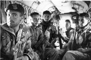 1956/60 - Aflou, héliportage, de G à D: S/M RIVES, CANONE Jean, LE DELLIOU Paul, ???, QUÉRÉ Jacques - (Pfister Jean-Yves)