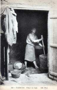 Tlemcen, ancienne photo le Pileur de Café