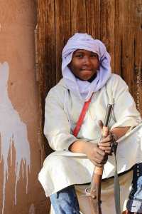 Béchar : Très Jeune Baroudeur venu fêter la Fezaa à Beni Abbess le jour du Mawlid