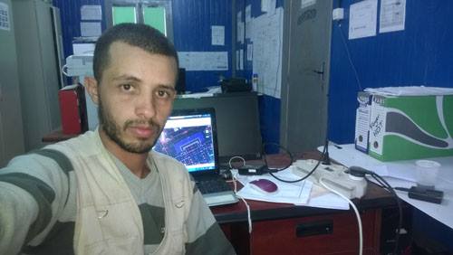 Mokrani Yazid  dans son bureau .d'etude