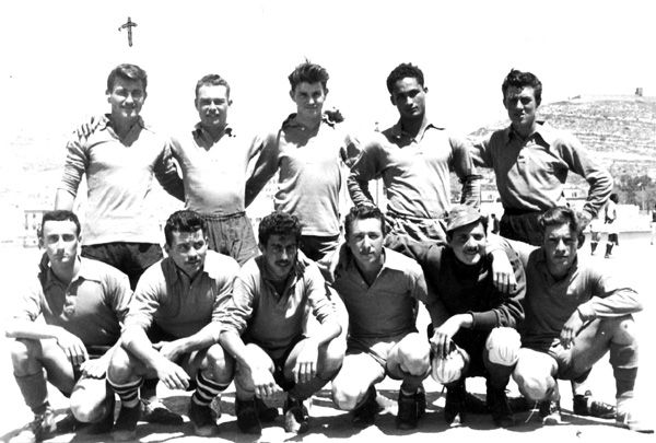 1956/59 - Nemours - L'équipe de foot - (Marie Yves)