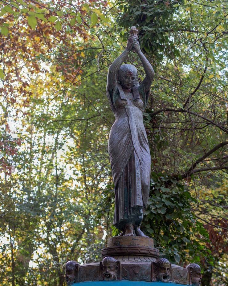 Le jardin public créé en 1890., (ex- jardin Magenta)