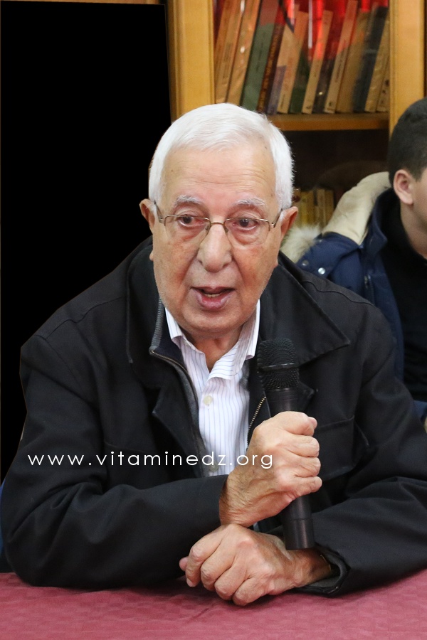 Mohamed Lemkami présentant son ouvrage : Les hommes de l'ombre