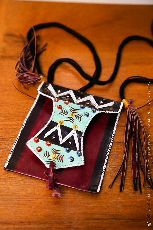 Artisanat Touareg (Porte monnaie pendentif)